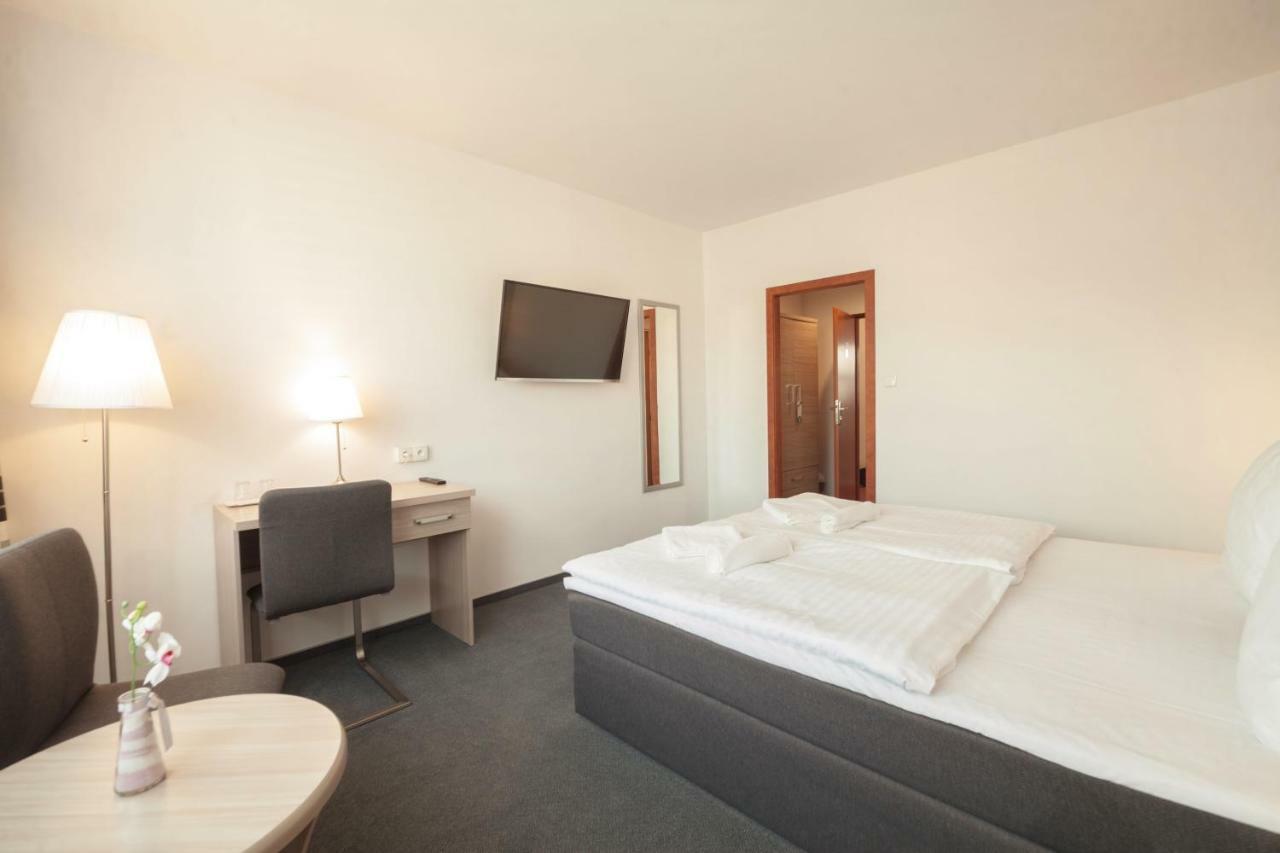 Interhotel Bohemia Usti nad Labem Bagian luar foto