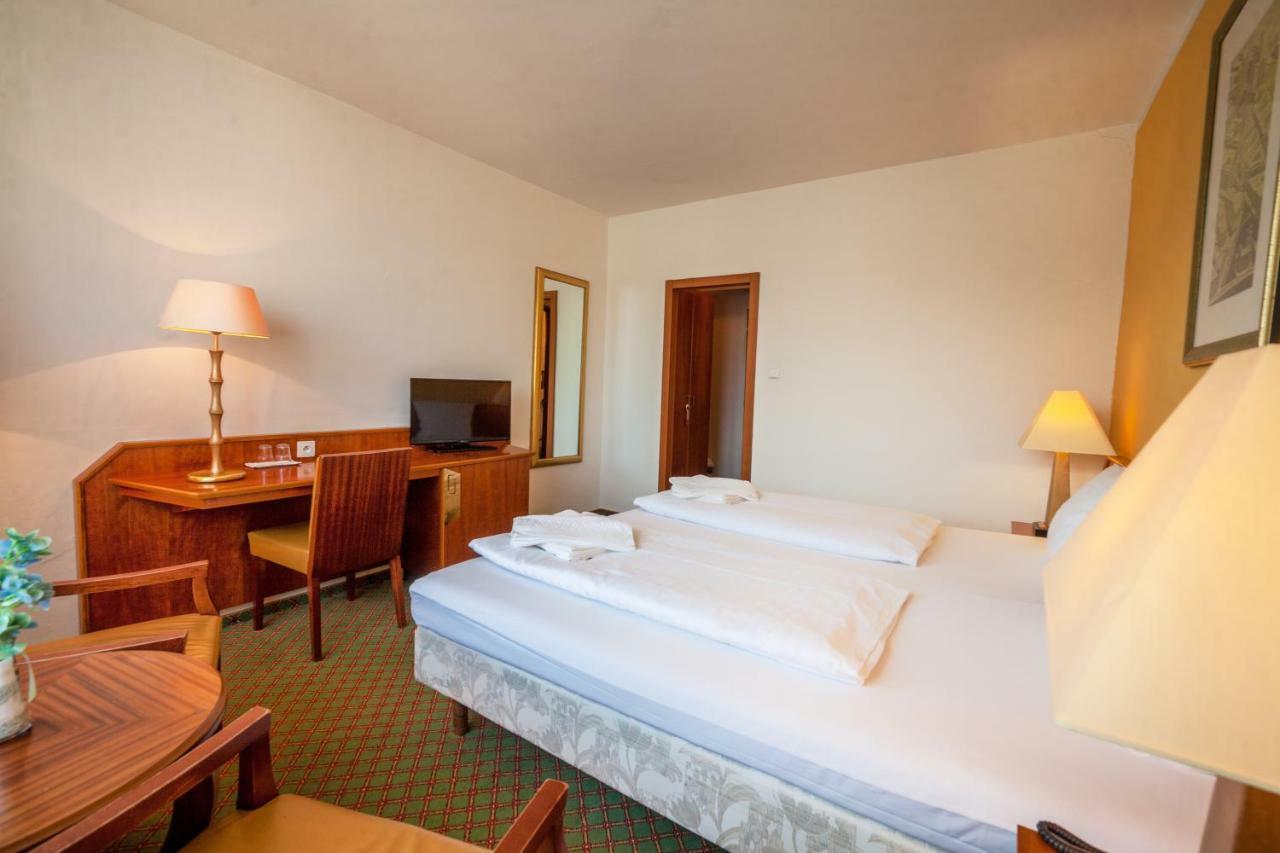Interhotel Bohemia Usti nad Labem Bagian luar foto